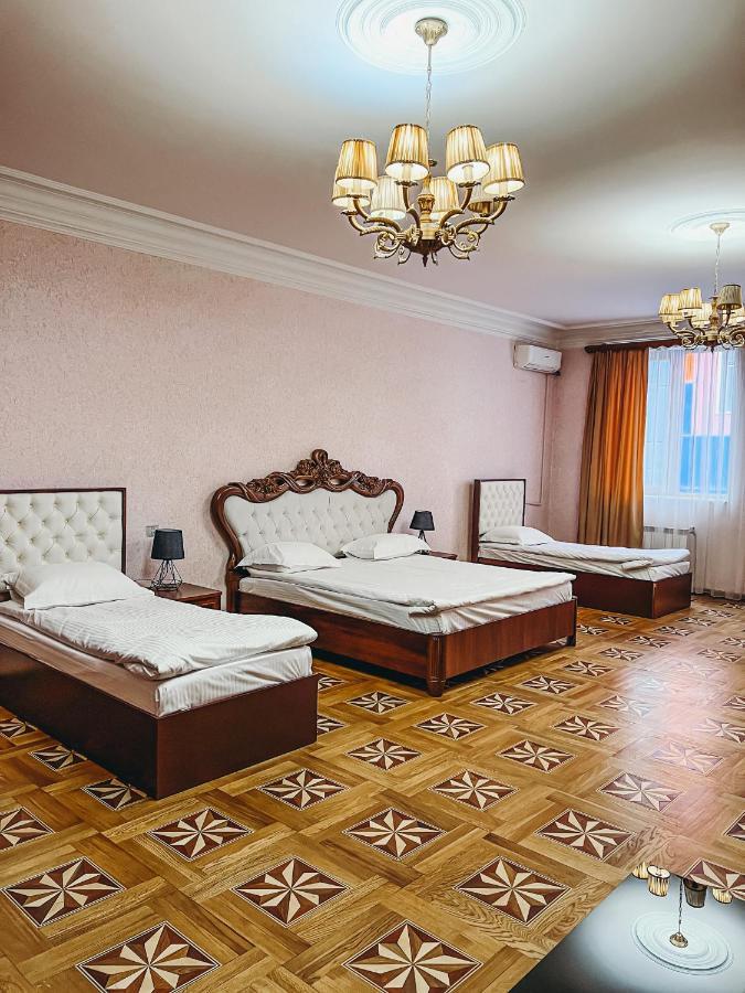 Castle Family Hotel Erywań Zewnętrze zdjęcie