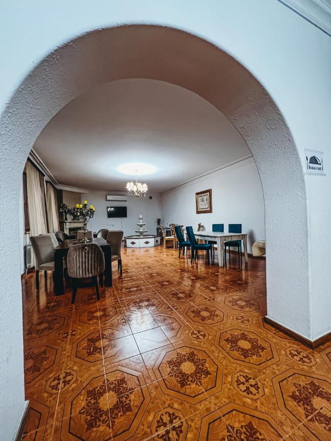 Castle Family Hotel Erywań Zewnętrze zdjęcie