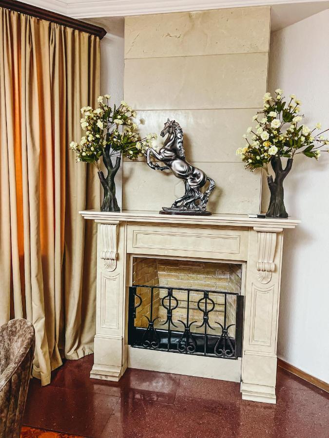 Castle Family Hotel Erywań Zewnętrze zdjęcie