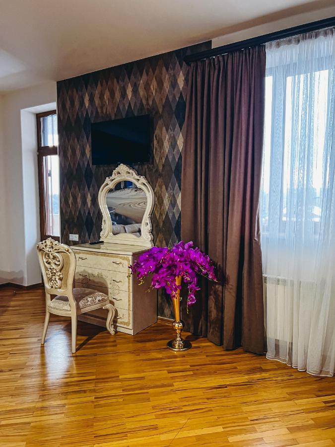 Castle Family Hotel Erywań Zewnętrze zdjęcie