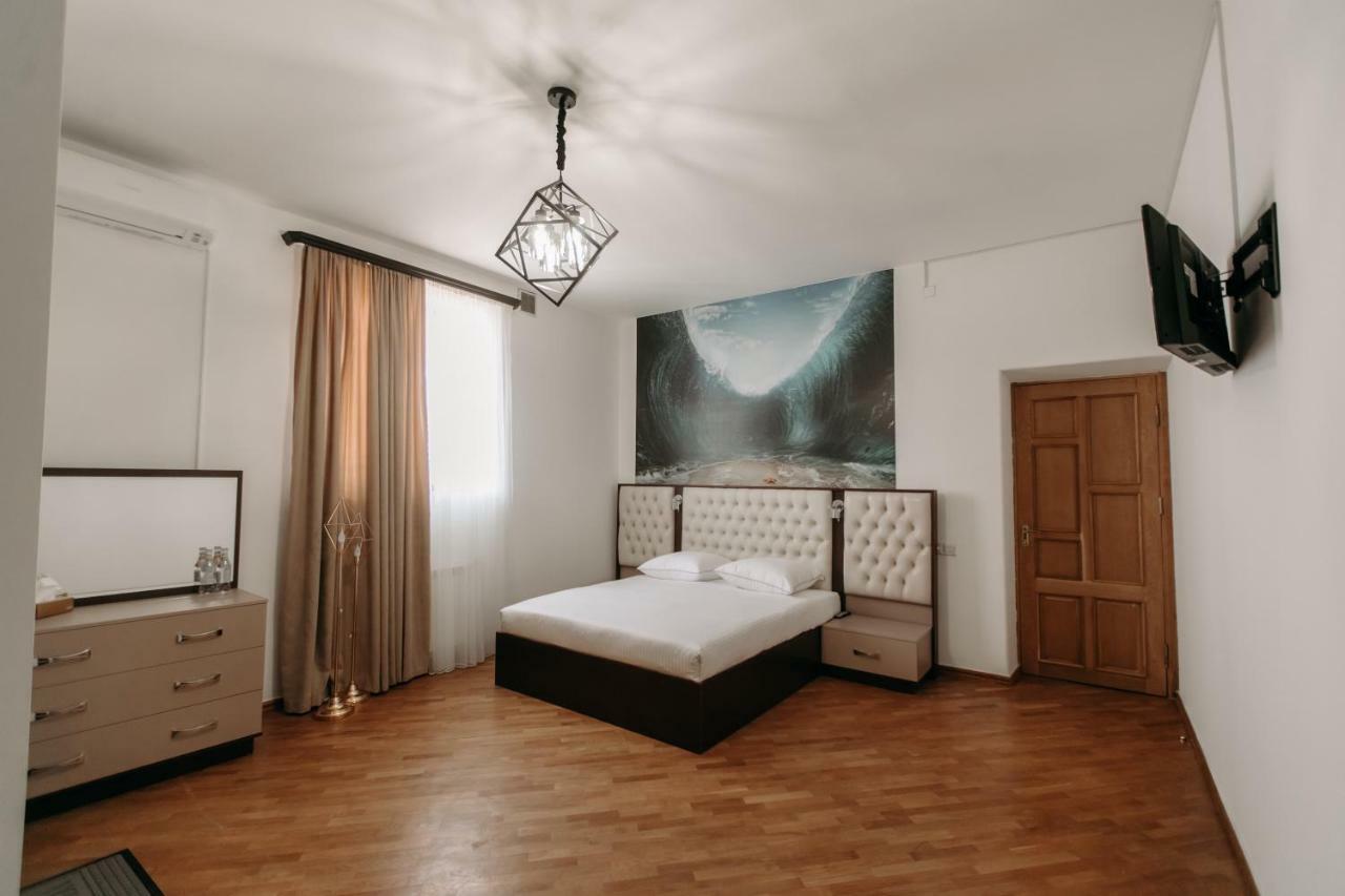 Castle Family Hotel Erywań Zewnętrze zdjęcie