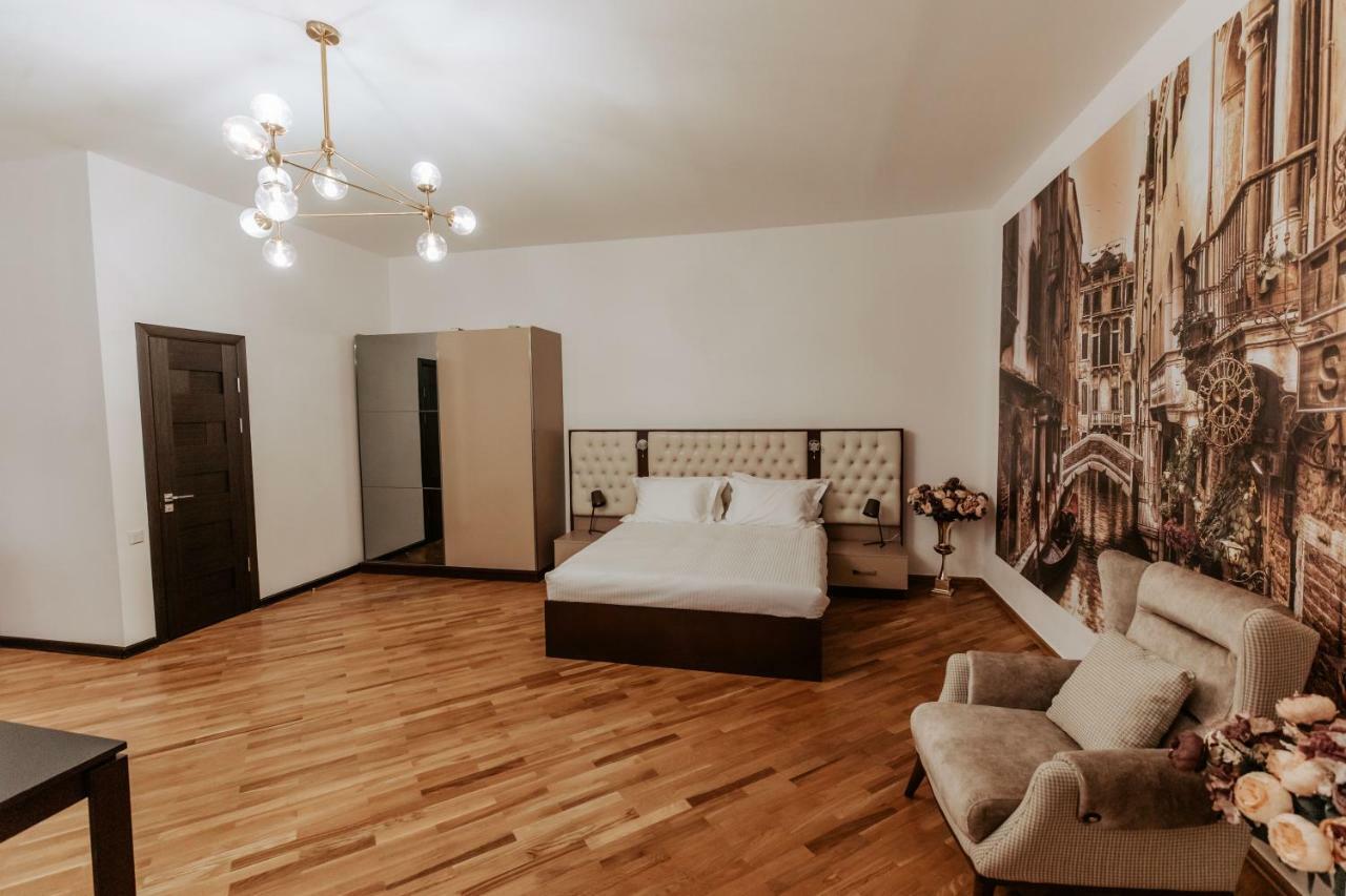 Castle Family Hotel Erywań Zewnętrze zdjęcie