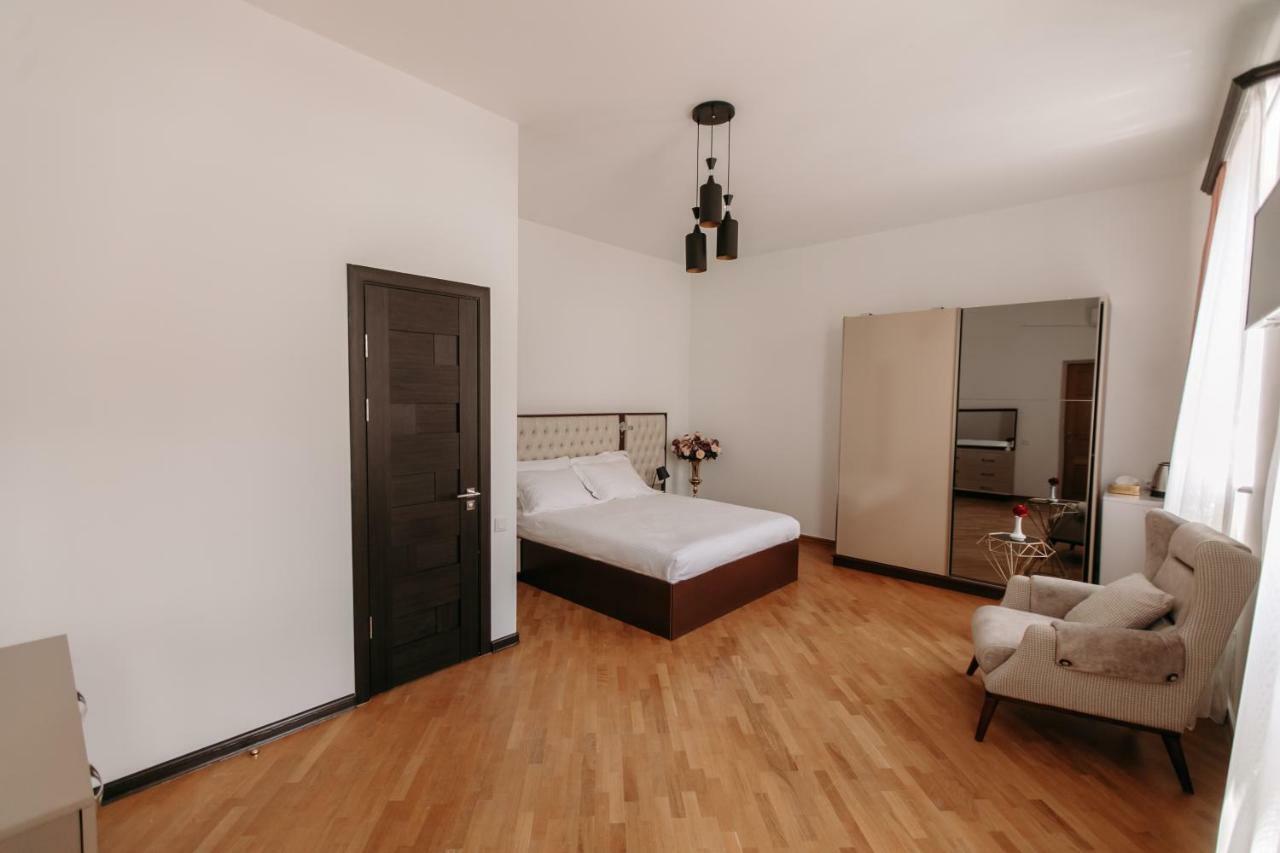 Castle Family Hotel Erywań Zewnętrze zdjęcie