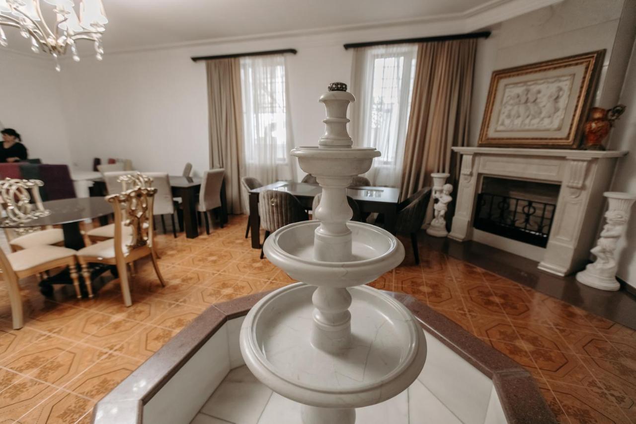Castle Family Hotel Erywań Zewnętrze zdjęcie